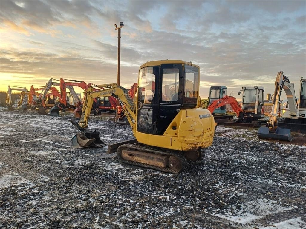 Komatsu PC20R-8 Kallistuvalla liittimellä - 미니 굴삭기 : 사진 3 Komatsu PC20R-8 Kallistuvalla liittimellä - 미니 굴삭기 : 사진 3
