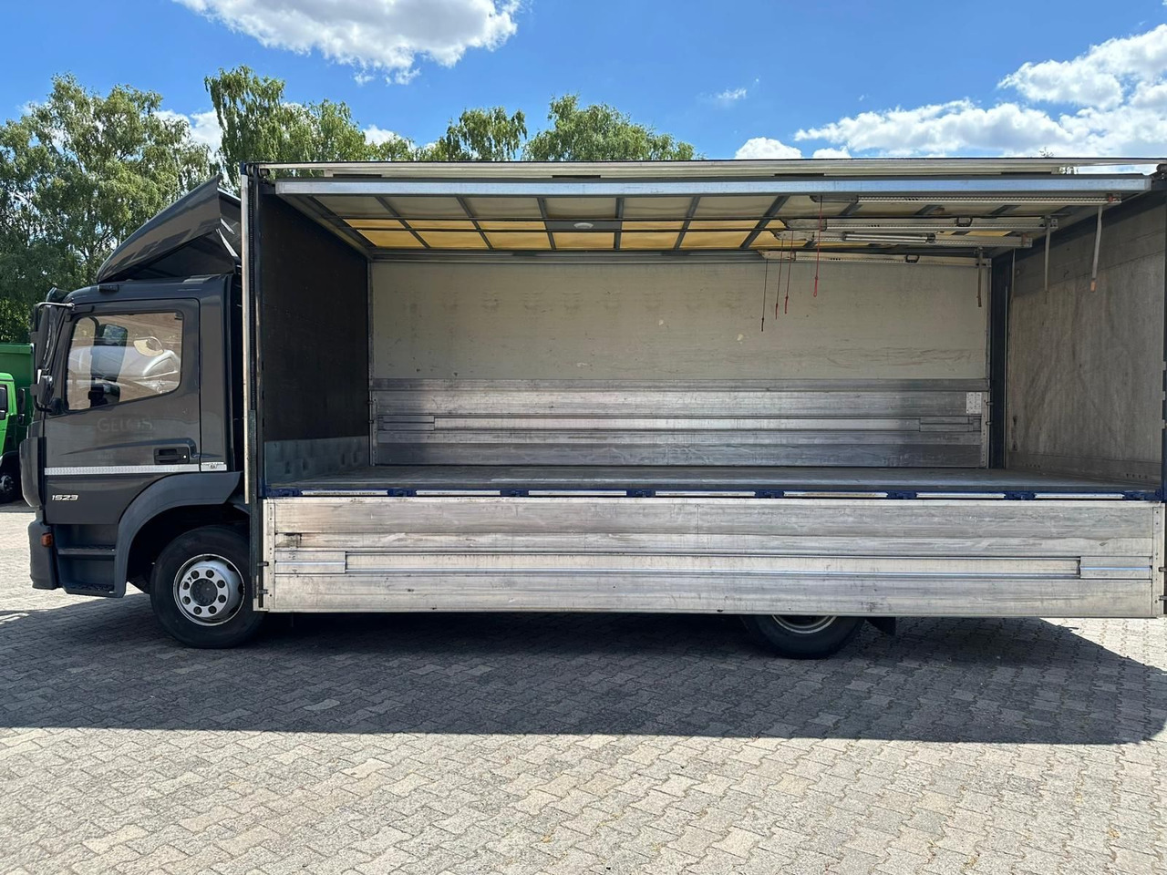 Mercedes-Benz Atego 1523/Klima/LBW/GT-Zertifiziert/2xAHK - 음료 트럭 : 사진 4 Mercedes-Benz Atego 1523/Klima/LBW/GT-Zertifiziert/2xAHK - 음료 트럭 : 사진 4
