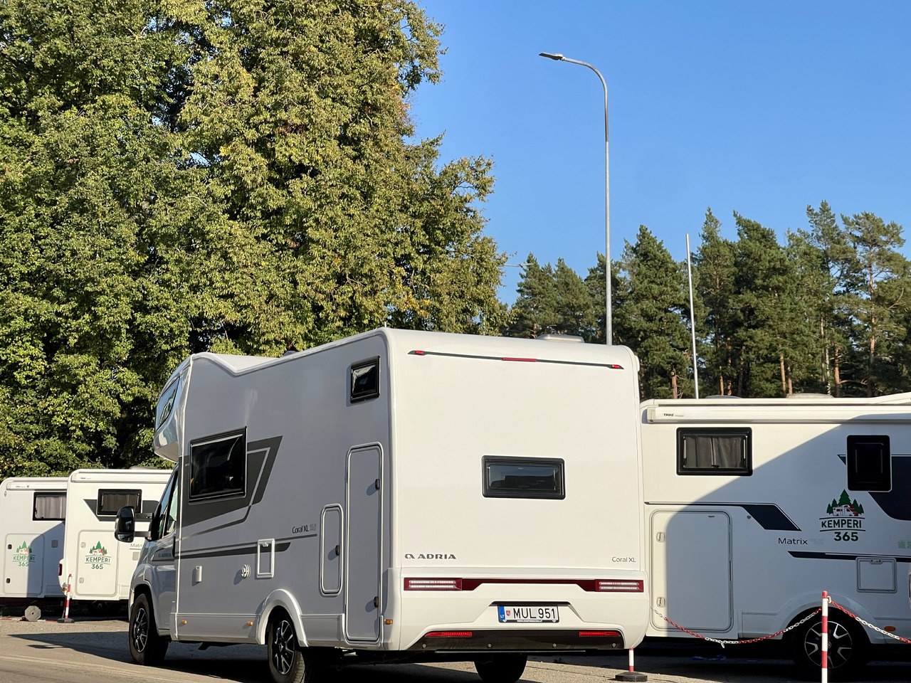 ADRIA Coral XL 650 DK - 알코브 모터홈 : 사진 4 ADRIA Coral XL 650 DK - 알코브 모터홈 : 사진 4