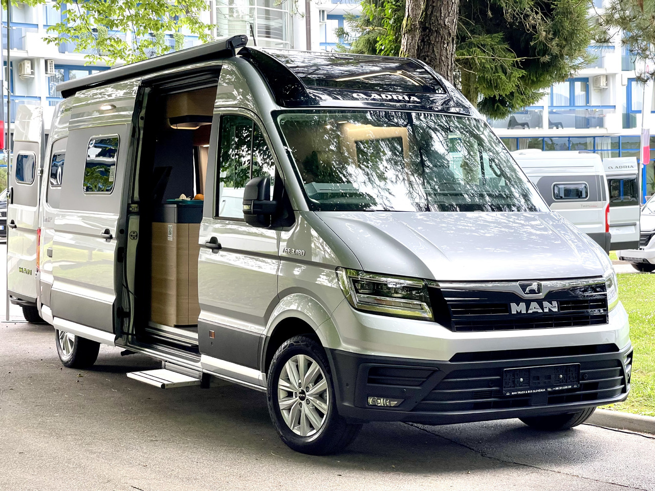 ADRIA MAX 680 SGX - 캠핑 밴 : 사진 1 ADRIA MAX 680 SGX - 캠핑 밴 : 사진 1