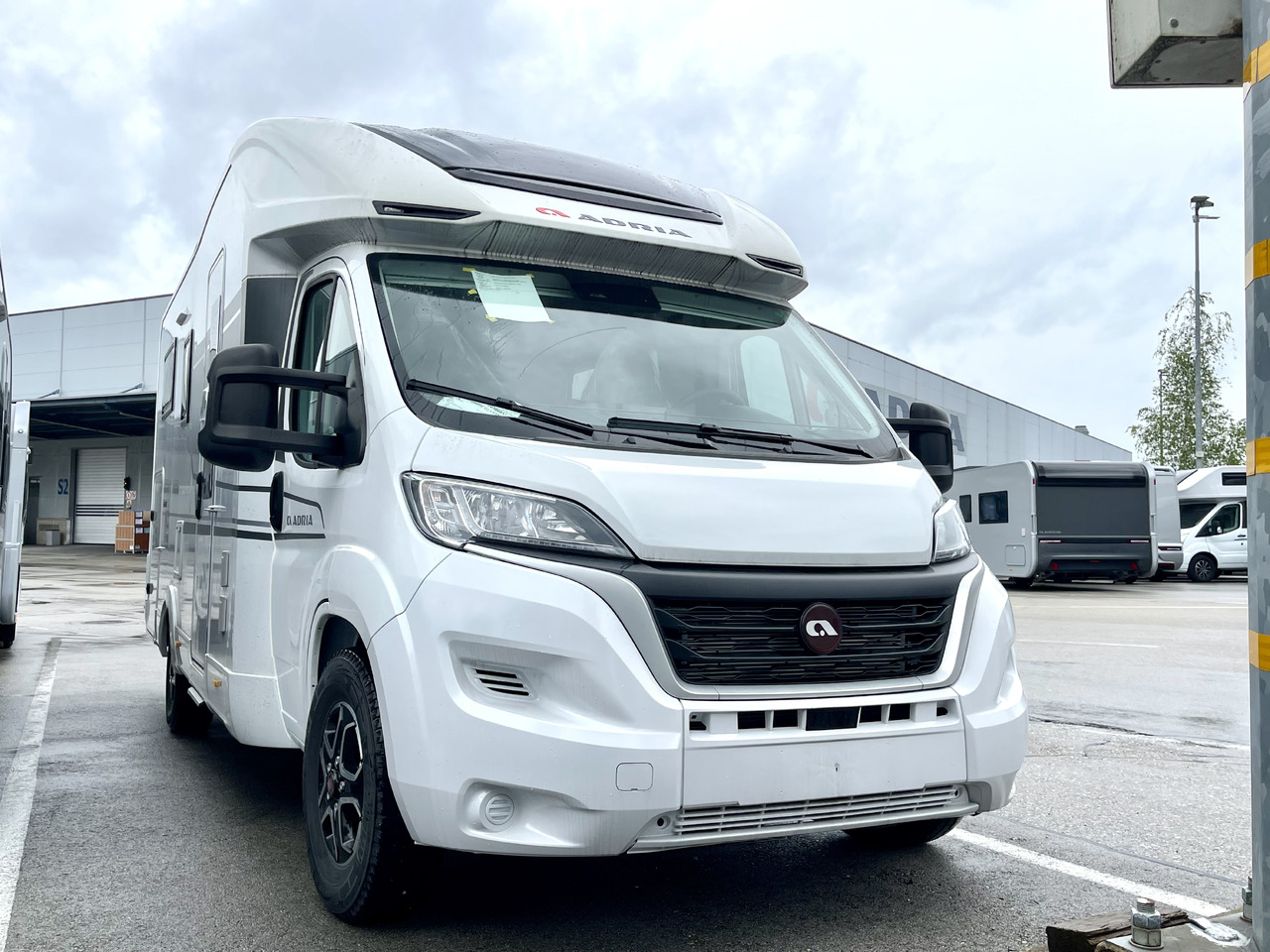 ADRIA Matrix axess 650 SC - 세미 통합 모터홈 : 사진 1 ADRIA Matrix axess 650 SC - 세미 통합 모터홈 : 사진 1