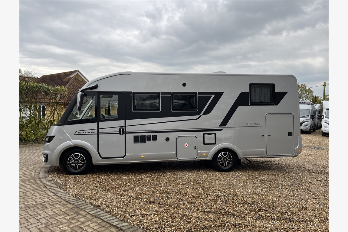 ADRIA Sonis Supreme - 통합 모터홈 : 사진 1 ADRIA Sonis Supreme - 통합 모터홈 : 사진 1