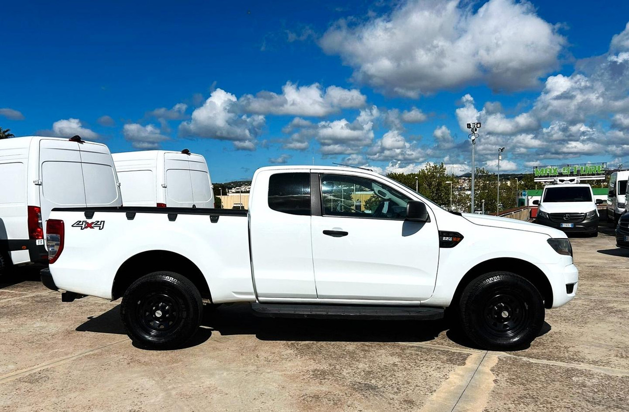 Ford Ranger 2.2 160 cv XL Supercab 4 posti 4wd - 픽업트럭 : 사진 4 Ford Ranger 2.2 160 cv XL Supercab 4 posti 4wd - 픽업트럭 : 사진 4