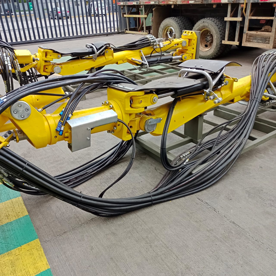 ATLAS COPCO EPIROC BRAZOS BUT28 PARA JUMBOS BOOMER 281 Y 282 - 광산 기계 : 사진 1 ATLAS COPCO EPIROC BRAZOS BUT28 PARA JUMBOS BOOMER 281 Y 282 - 광산 기계 : 사진 1