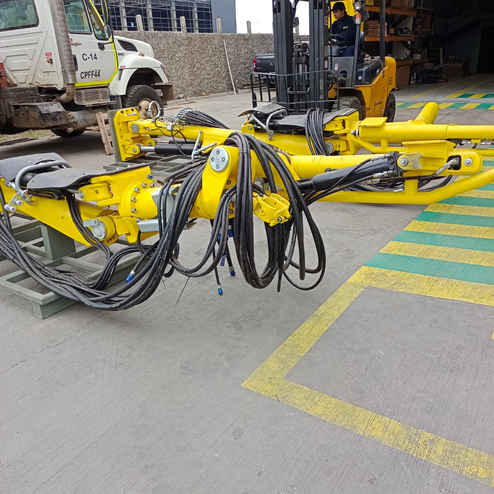 ATLAS COPCO EPIROC BRAZOS BUT28 PARA JUMBOS BOOMER 281 Y 282 - 광산 기계 : 사진 2 ATLAS COPCO EPIROC BRAZOS BUT28 PARA JUMBOS BOOMER 281 Y 282 - 광산 기계 : 사진 2