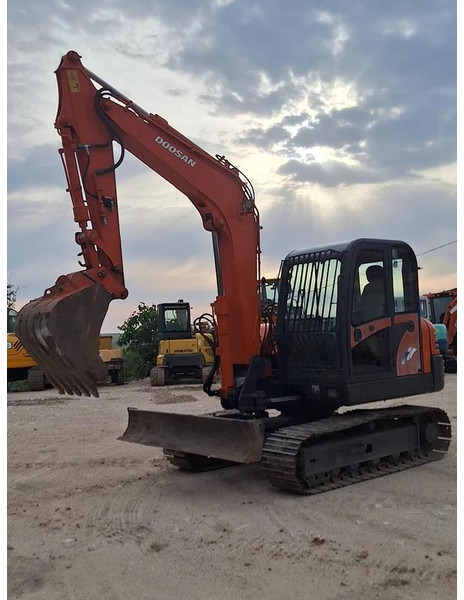 Doosan SOLAR 75V - 굴착기 : 사진 2 Doosan SOLAR 75V - 굴착기 : 사진 2