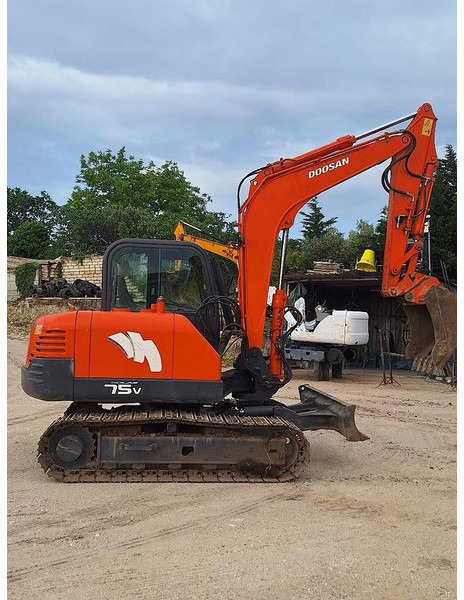 Doosan SOLAR 75V - 굴착기 : 사진 3 Doosan SOLAR 75V - 굴착기 : 사진 3