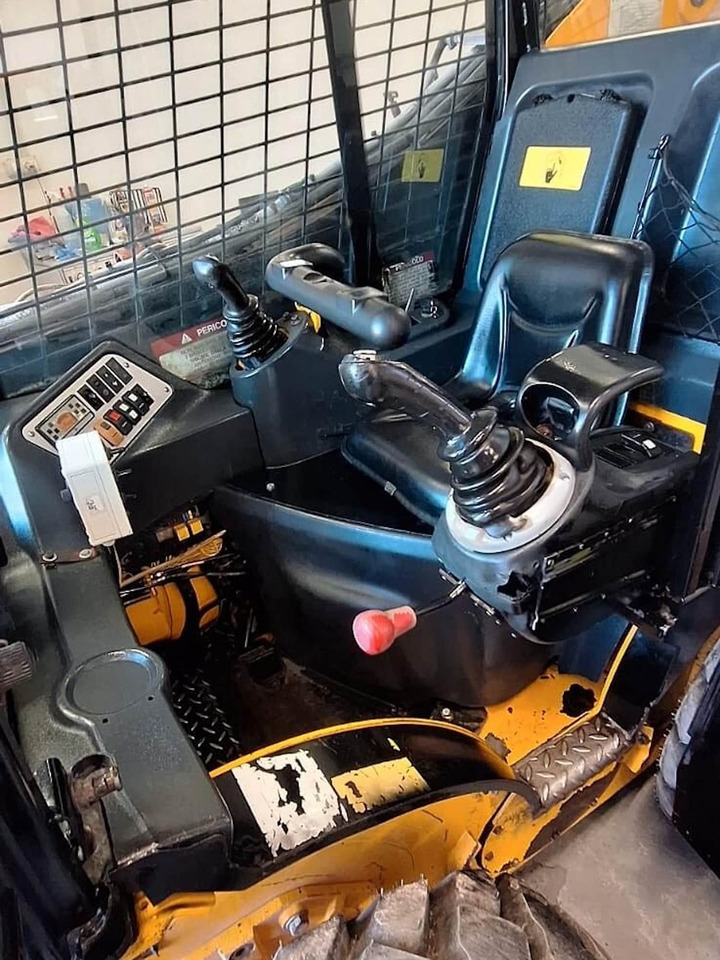 JCB 190HF - 스키드 스티어 로더 : 사진 3 JCB 190HF - 스키드 스티어 로더 : 사진 3