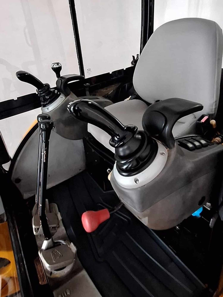 미니 굴삭기 JCB 8030ZTS : 사진 11 미니 굴삭기 JCB 8030ZTS : 사진 11
