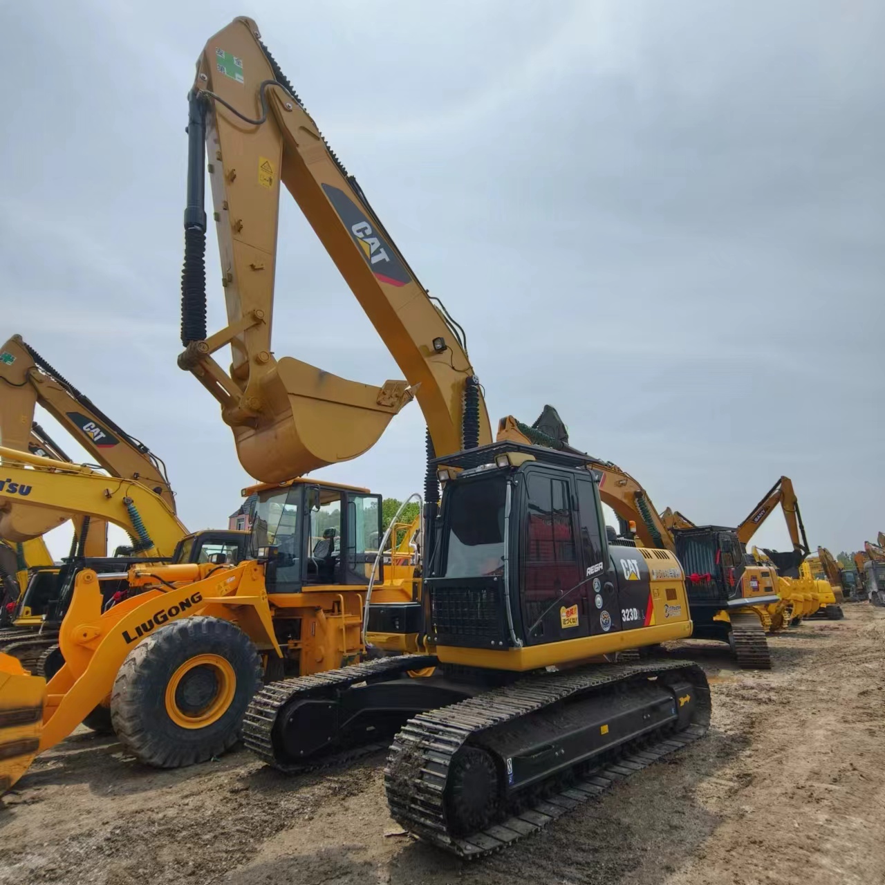 CATERPILLAR 323 - 크롤러 굴삭기 : 사진 4 CATERPILLAR 323 - 크롤러 굴삭기 : 사진 4