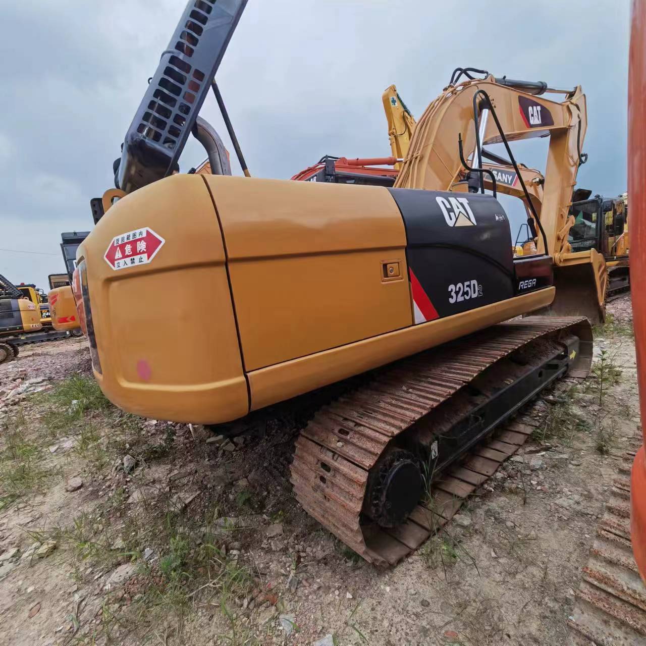 CATERPILLAR 325D2 - 크롤러 굴삭기 : 사진 4 CATERPILLAR 325D2 - 크롤러 굴삭기 : 사진 4