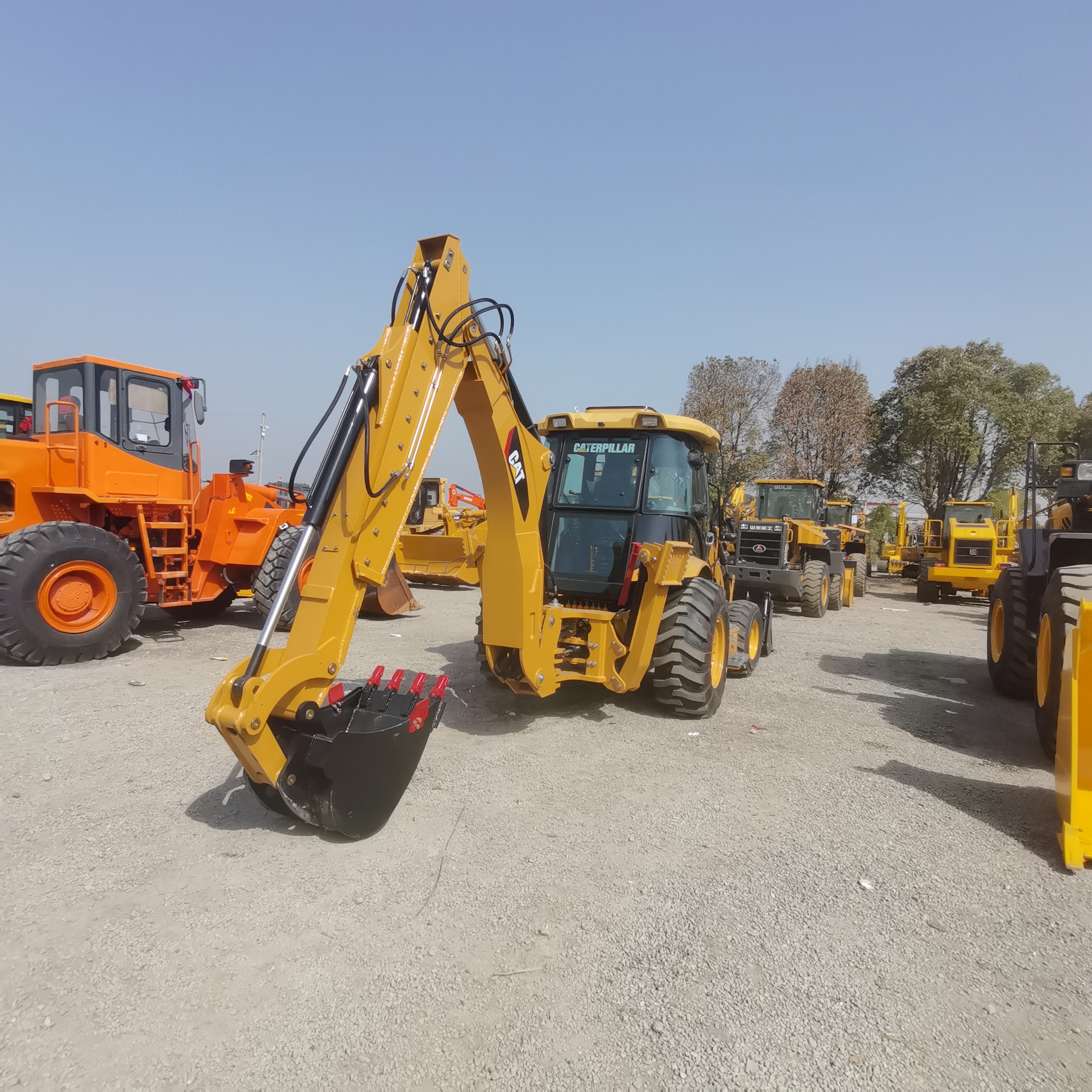 CATERPILLAR 420F - 백호 로더 : 사진 2 CATERPILLAR 420F - 백호 로더 : 사진 2