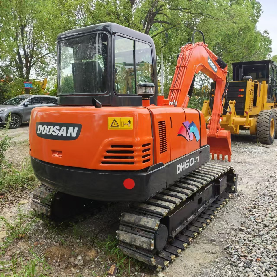 DOOSAN DH60 - 크롤러 굴삭기 : 사진 4 DOOSAN DH60 - 크롤러 굴삭기 : 사진 4