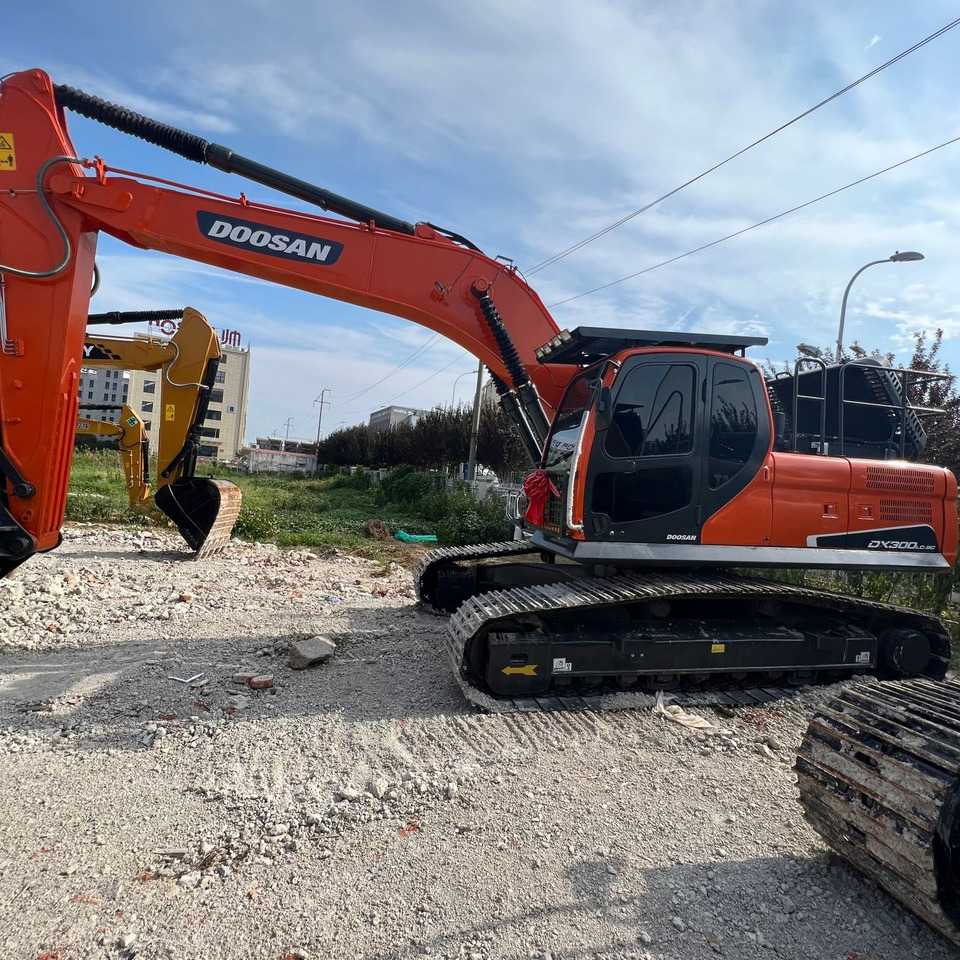 DOOSAN DX300 - 크롤러 굴삭기 : 사진 1 DOOSAN DX300 - 크롤러 굴삭기 : 사진 1