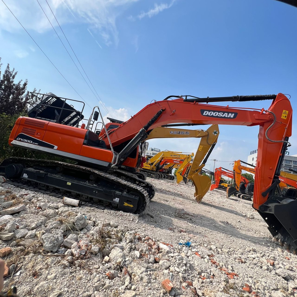 DOOSAN DX300 - 크롤러 굴삭기 : 사진 2 DOOSAN DX300 - 크롤러 굴삭기 : 사진 2
