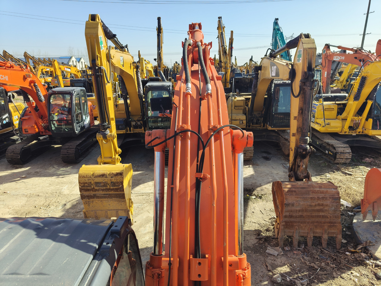 크롤러 굴삭기 HITACHI ZX130H-5A : 사진 9