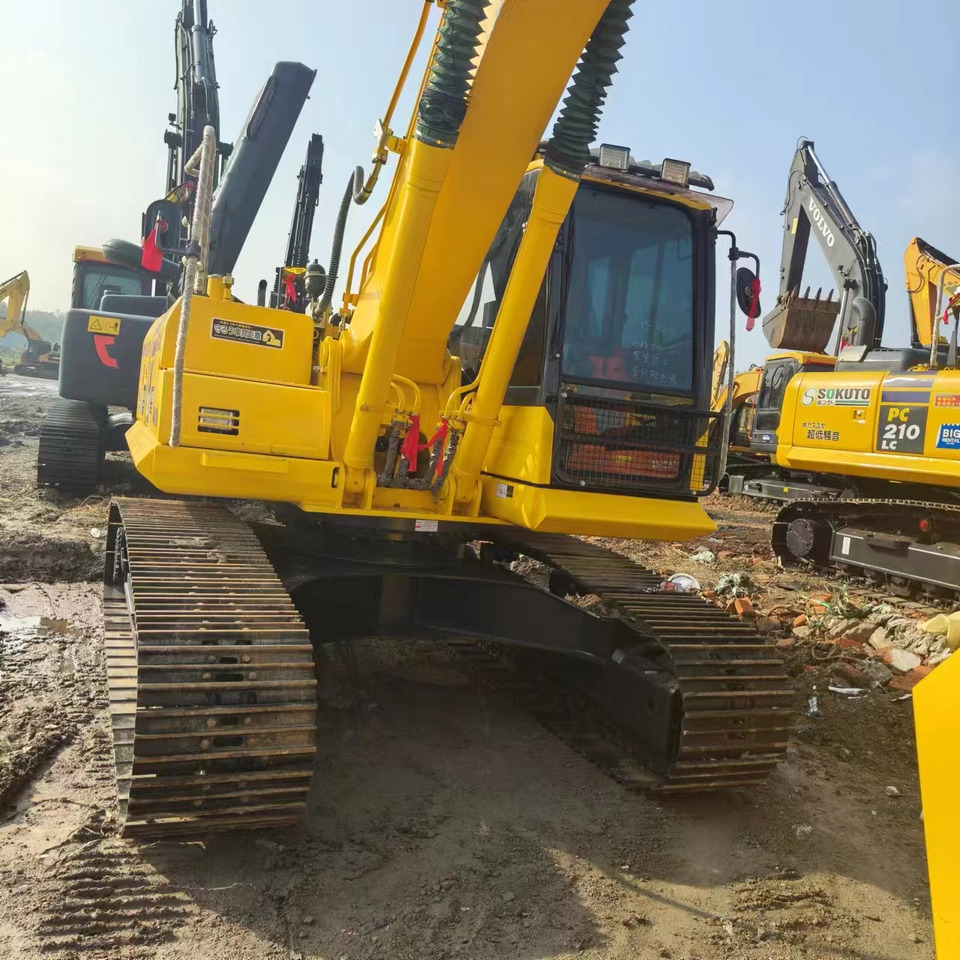 크롤러 굴삭기 KOMATSU PC200 : 사진 11 크롤러 굴삭기 KOMATSU PC200 : 사진 11