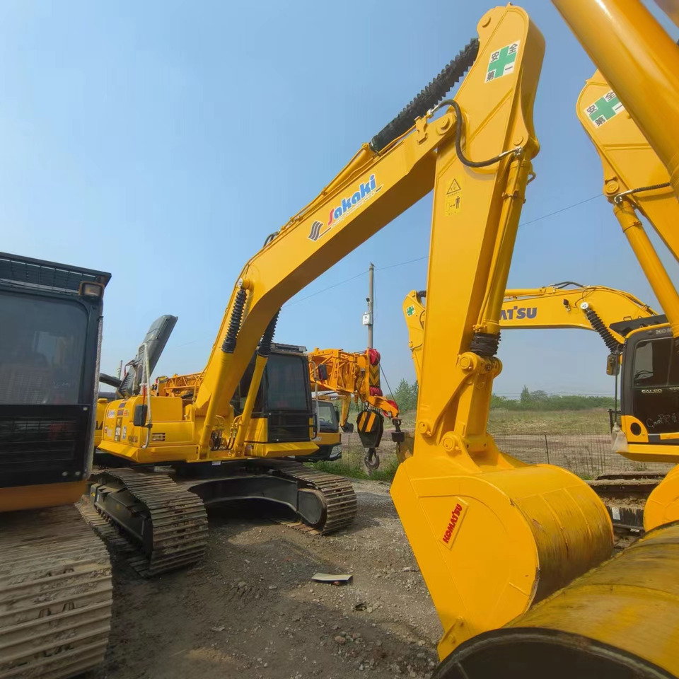 KOMATSU PC210-8 - 크롤러 굴삭기 : 사진 1 KOMATSU PC210-8 - 크롤러 굴삭기 : 사진 1