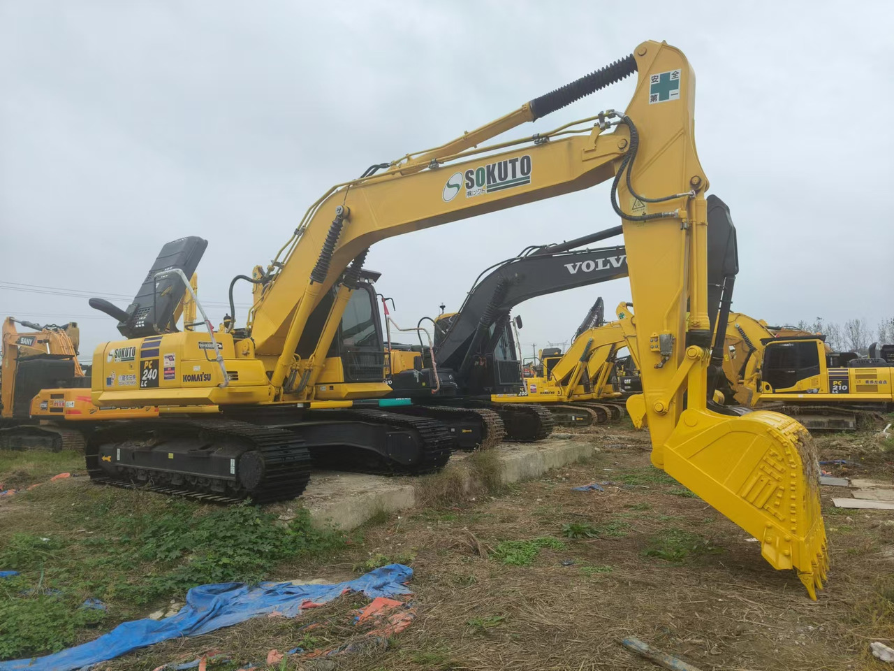 KOMATSU PC240LC-8 - 크롤러 굴삭기 : 사진 2 KOMATSU PC240LC-8 - 크롤러 굴삭기 : 사진 2