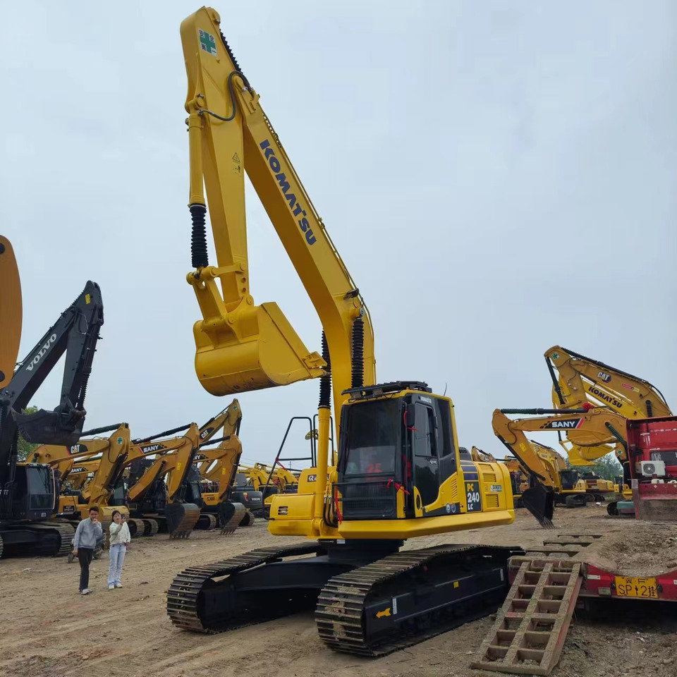 KOMATSU PC240LC-8 - 크롤러 굴삭기 : 사진 2 KOMATSU PC240LC-8 - 크롤러 굴삭기 : 사진 2