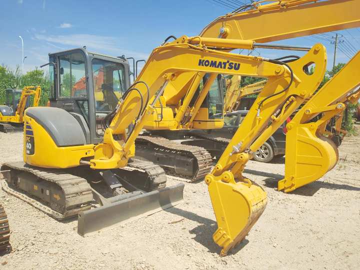 KOMATSU PC40 - 미니 굴삭기 : 사진 1 KOMATSU PC40 - 미니 굴삭기 : 사진 1
