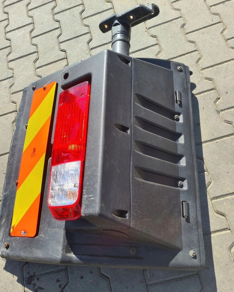 BŁOTNIK KOMPLETNY PRAWY TYŁ LAMPA CHLAPACZ MOCOWANIE FORD F-MAX CARGO - 펜더 : 사진 4 BŁOTNIK KOMPLETNY PRAWY TYŁ LAMPA CHLAPACZ MOCOWANIE FORD F-MAX CARGO - 펜더 : 사진 4