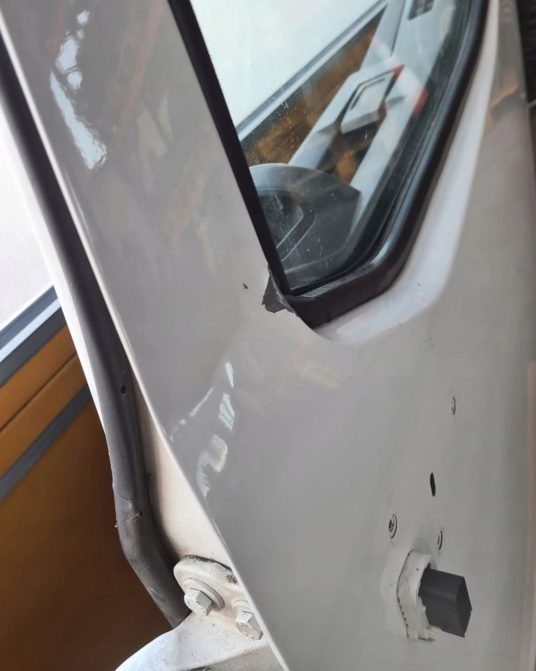 DRZWI KOMPLETNE LEWE RENAULT GAMA T K C RANGE ŚREDNIA KABINA - 도어 및 부품 : 사진 3 DRZWI KOMPLETNE LEWE RENAULT GAMA T K C RANGE ŚREDNIA KABINA - 도어 및 부품 : 사진 3