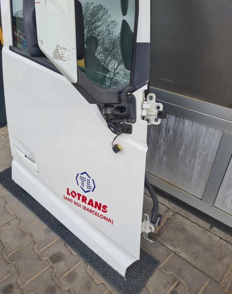 DRZWI KOMPLETNE PRAWE VOLVO FH 4 1103 - 도어 및 부품 : 사진 5 DRZWI KOMPLETNE PRAWE VOLVO FH 4 1103 - 도어 및 부품 : 사진 5