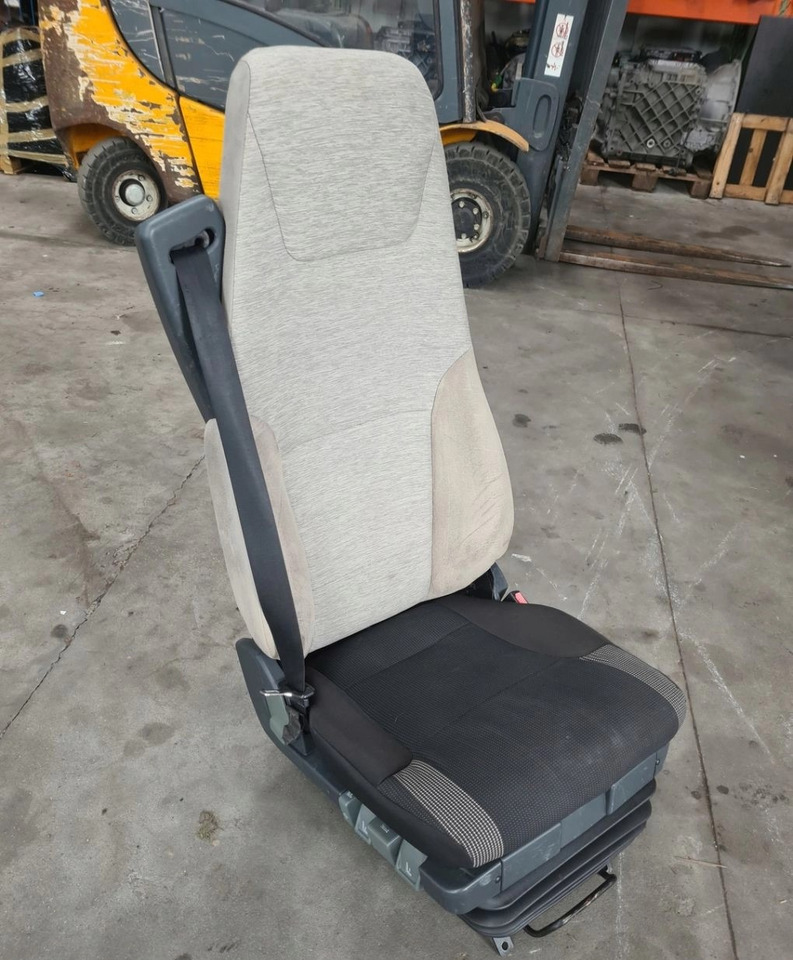 FOTEL PNEUMATYCZNY PRAWY PASAŻERA RENAULT PREMIUM MIDLUM DXI - 좌석 : 사진 3 FOTEL PNEUMATYCZNY PRAWY PASAŻERA RENAULT PREMIUM MIDLUM DXI - 좌석 : 사진 3
