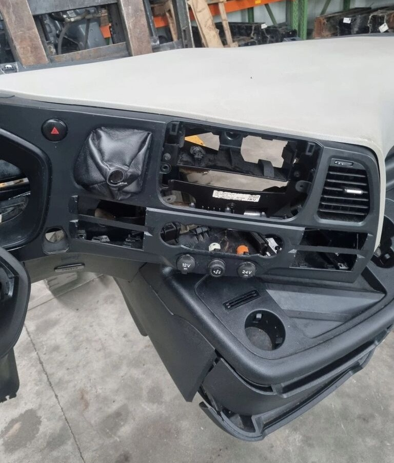 Ford KONSOLA KOMPLETNA KOKPIT DESKA ROZDZIELCZA STELAŻ F-MAX EURO 6 Ford KONSOLA KOMPLETNA KOKPIT DESKA ROZDZIELCZA STELAŻ FORD F-MAX EURO 6 - 대시보드 트럭 용 : 사진 2 Ford KONSOLA KOMPLETNA KOKPIT DESKA ROZDZIELCZA STELAŻ F-MAX EURO 6 Ford KONSOLA KOMPLETNA KOKPIT DESKA ROZDZIELCZA STELAŻ FORD F-MAX EURO 6 - 대시보드 트럭 용 : 사진 2