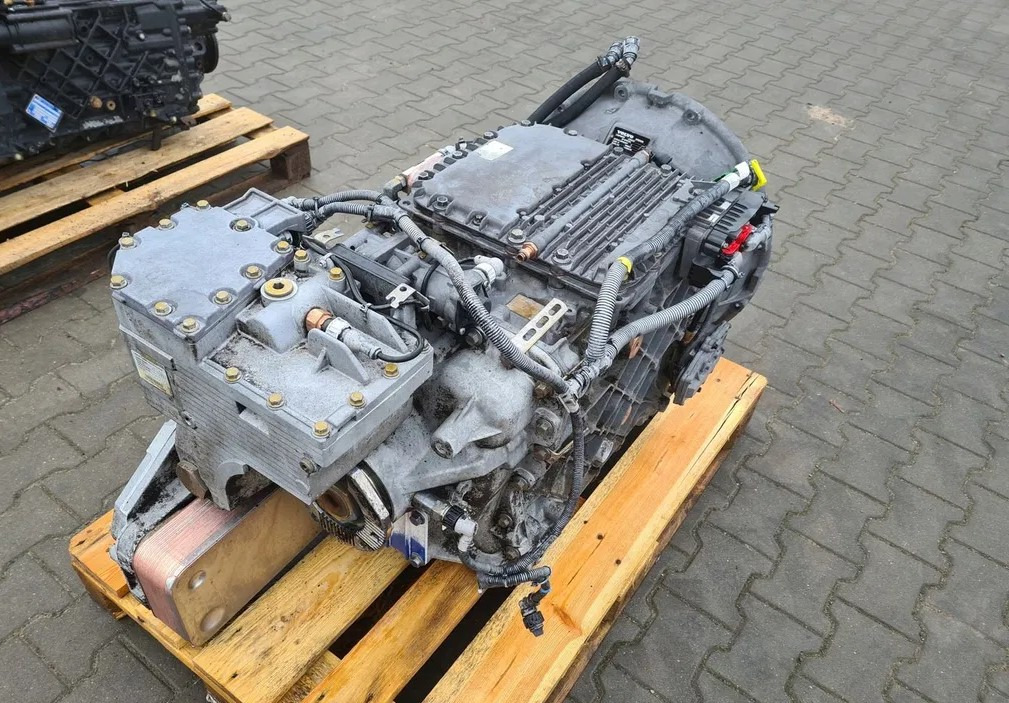I-SHIFT RETARDER VOLVO FH 4 FM 4 FMX RENAULT GAMA T AT2412E AUTOMATYCZNA AT 2412 E - 기어박스 : 사진 1 I-SHIFT RETARDER VOLVO FH 4 FM 4 FMX RENAULT GAMA T AT2412E AUTOMATYCZNA AT 2412 E - 기어박스 : 사진 1