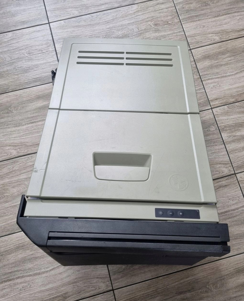 LODÓWKA CHŁODZIARKA VOLVO FH 4 FH 5 EURO 6 23538347 23538293 - 운전실 및 내부 : 사진 3 LODÓWKA CHŁODZIARKA VOLVO FH 4 FH 5 EURO 6 23538347 23538293 - 운전실 및 내부 : 사진 3