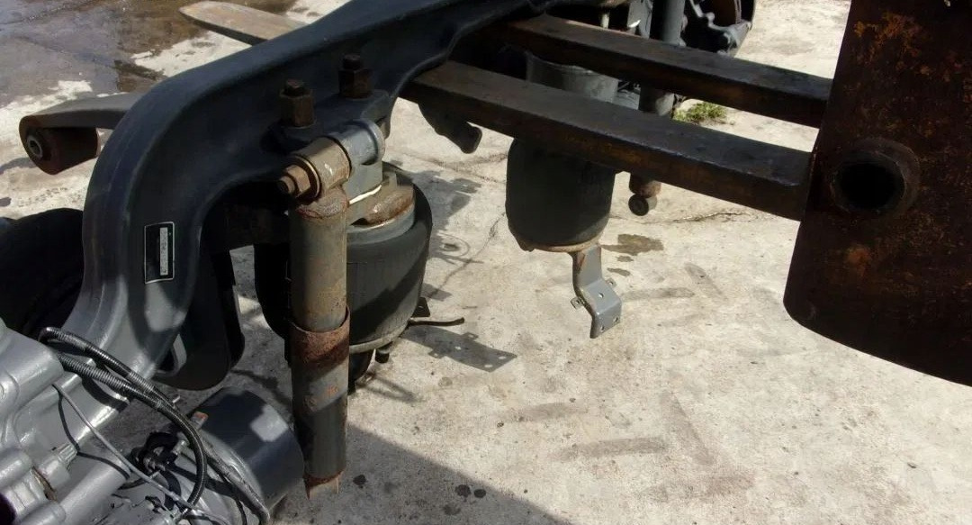 OŚ PODNOSZONA PODWIESZANA DŹWIGANA 6x2 RENAULT DXI 1111 - 차축 및 부품 트럭 용 : 사진 1 OŚ PODNOSZONA PODWIESZANA DŹWIGANA 6x2 RENAULT DXI 1111 - 차축 및 부품 트럭 용 : 사진 1