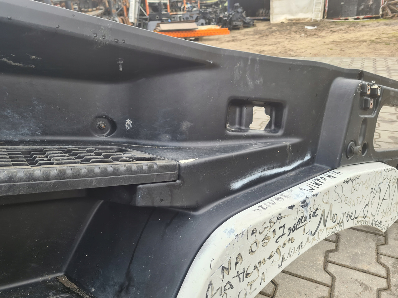 RENAULT STOPNICA GÓRNA STOPIEŃ LEWY RENAULT GAMA T RANGE HIGH - 걸음 트럭 용 : 사진 4 RENAULT STOPNICA GÓRNA STOPIEŃ LEWY RENAULT GAMA T RANGE HIGH - 걸음 트럭 용 : 사진 4