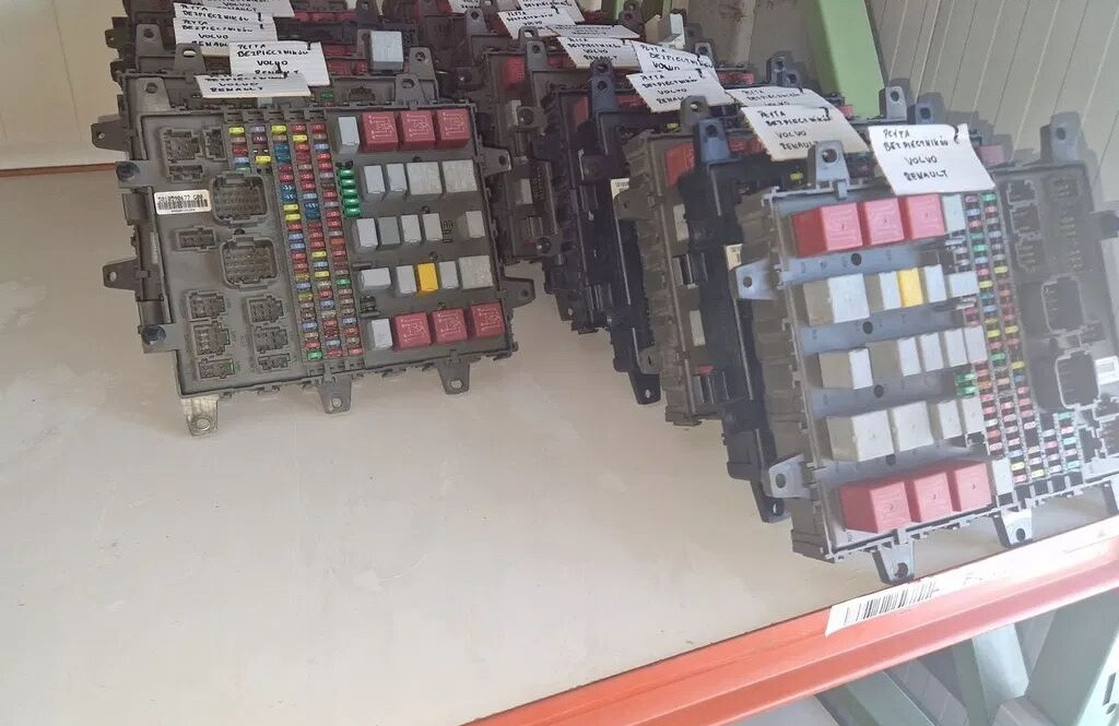 Renault OE Renault RENAULT MIDLUM DXI VOLVO FL FE KERAX truck - 퓨즈 트럭 용 : 사진 1 Renault OE Renault RENAULT MIDLUM DXI VOLVO FL FE KERAX truck - 퓨즈 트럭 용 : 사진 1