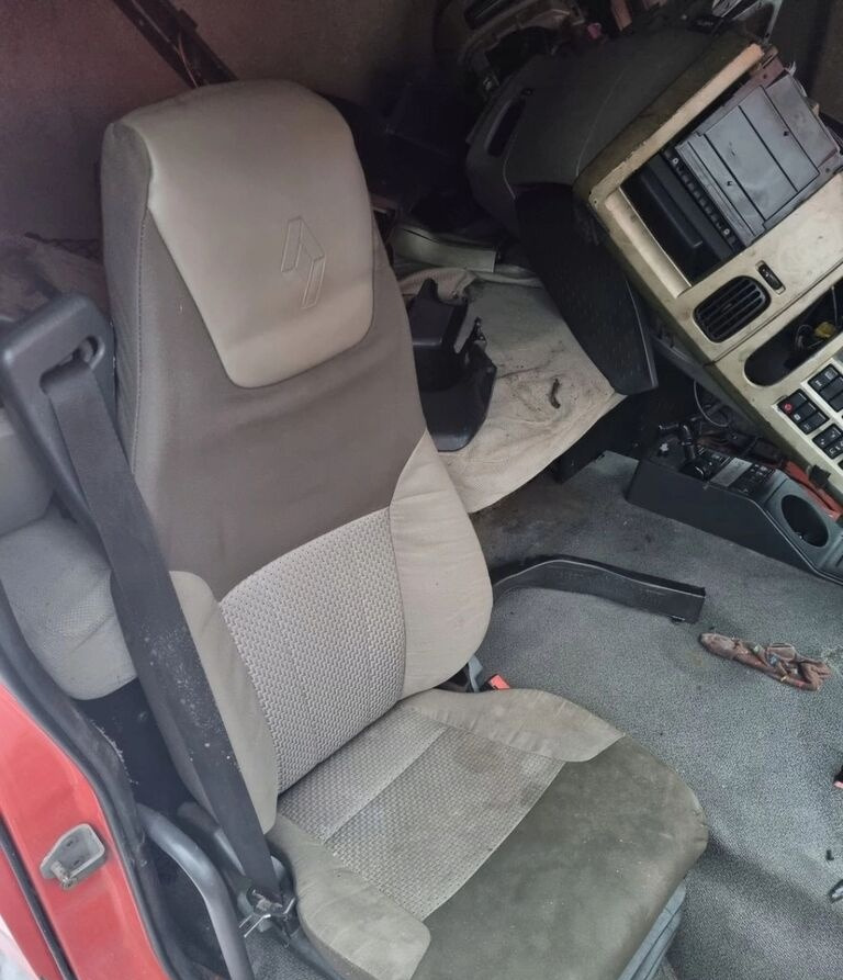 Renault PREMIUM DXI Renault - 좌석 트럭 용 : 사진 1 Renault PREMIUM DXI Renault - 좌석 트럭 용 : 사진 1