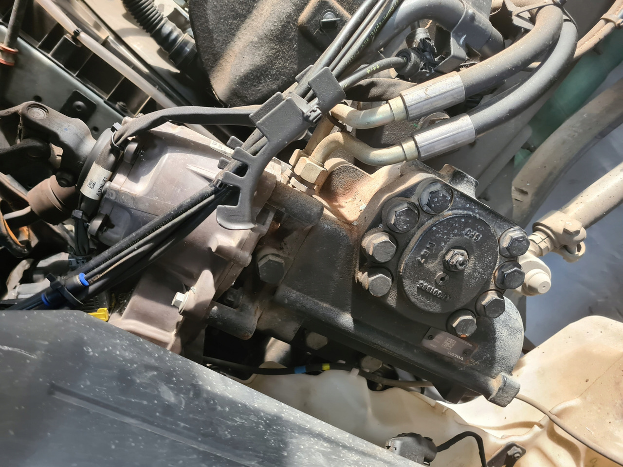 VOLVO 250390 23993317 ELEKTRYCZNA 175 BAR - 스티어링 기어 : 사진 1 VOLVO 250390 23993317 ELEKTRYCZNA 175 BAR - 스티어링 기어 : 사진 1