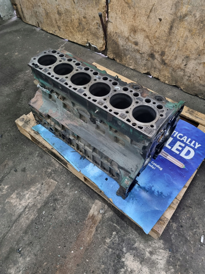 VOLVO BLOK SILNIKA GOŁY SŁUPEK VOLVO FL FE RENAULT PREMIUM MIDLUM DXI 7 D7F - 실린더 블록 트럭 용 : 사진 2 VOLVO BLOK SILNIKA GOŁY SŁUPEK VOLVO FL FE RENAULT PREMIUM MIDLUM DXI 7 D7F - 실린더 블록 트럭 용 : 사진 2