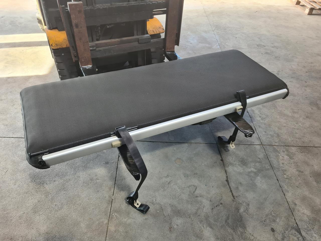 VOLVO ŁÓŻKO KOMPLETNE GÓRNE LEŻANKA MOCOWANIA - 좌석 트럭 용 : 사진 1 VOLVO ŁÓŻKO KOMPLETNE GÓRNE LEŻANKA MOCOWANIA - 좌석 트럭 용 : 사진 1