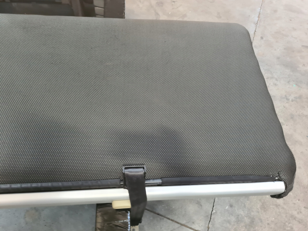 VOLVO ŁÓŻKO KOMPLETNE GÓRNE LEŻANKA MOCOWANIA - 좌석 트럭 용 : 사진 2 VOLVO ŁÓŻKO KOMPLETNE GÓRNE LEŻANKA MOCOWANIA - 좌석 트럭 용 : 사진 2