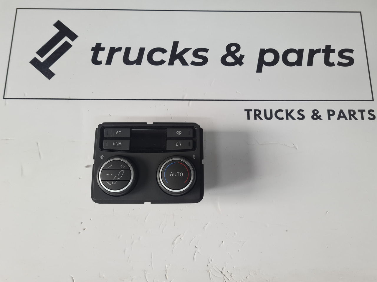 VOLVO PANEL NAWIEWU OGRZEWANIA KLIMATYZACJI VOLVO FH 5 ORYGINAŁ 22711928 - 난방/ 환기 트럭 용 : 사진 1 VOLVO PANEL NAWIEWU OGRZEWANIA KLIMATYZACJI VOLVO FH 5 ORYGINAŁ 22711928 - 난방/ 환기 트럭 용 : 사진 1