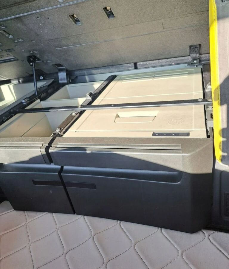 Volvo LODÓWKA CHŁODZIARKA SZUFLADA SCHOWEK KOMPLET FH 4 FH 5 Volvo FH 4 FH 5 - 운전실 및 내부 트럭 용 : 사진 1 Volvo LODÓWKA CHŁODZIARKA SZUFLADA SCHOWEK KOMPLET FH 4 FH 5 Volvo FH 4 FH 5 - 운전실 및 내부 트럭 용 : 사진 1