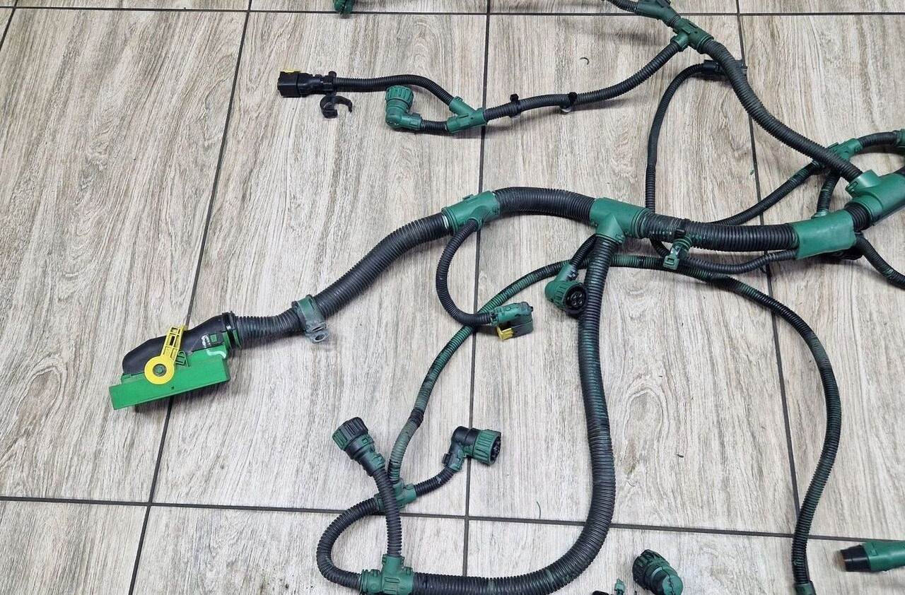 Volvo WIĄZKA INSTALACJA SILNIKA FH 16 D16K EURO 6 22549742 1 Volvo - 케이블/ 와이어 하니스 트럭 용 : 사진 1 Volvo WIĄZKA INSTALACJA SILNIKA FH 16 D16K EURO 6 22549742 1 Volvo - 케이블/ 와이어 하니스 트럭 용 : 사진 1