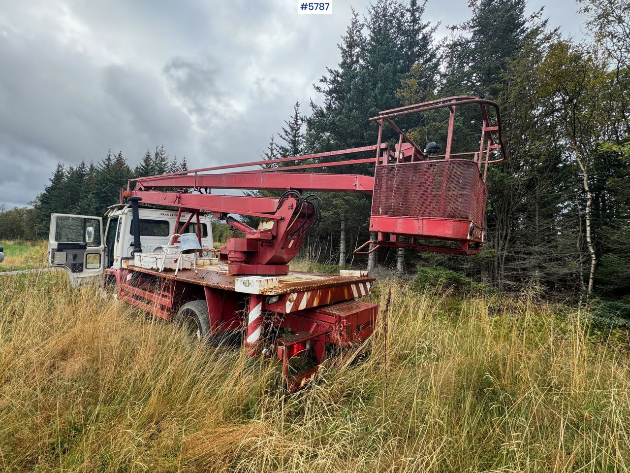 1986 Volvo FL614 with Lift. SEE VIDEO! - 트럭 탑재 고가작업 플랫폼 : 사진 5 1986 Volvo FL614 with Lift. SEE VIDEO! - 트럭 탑재 고가작업 플랫폼 : 사진 5