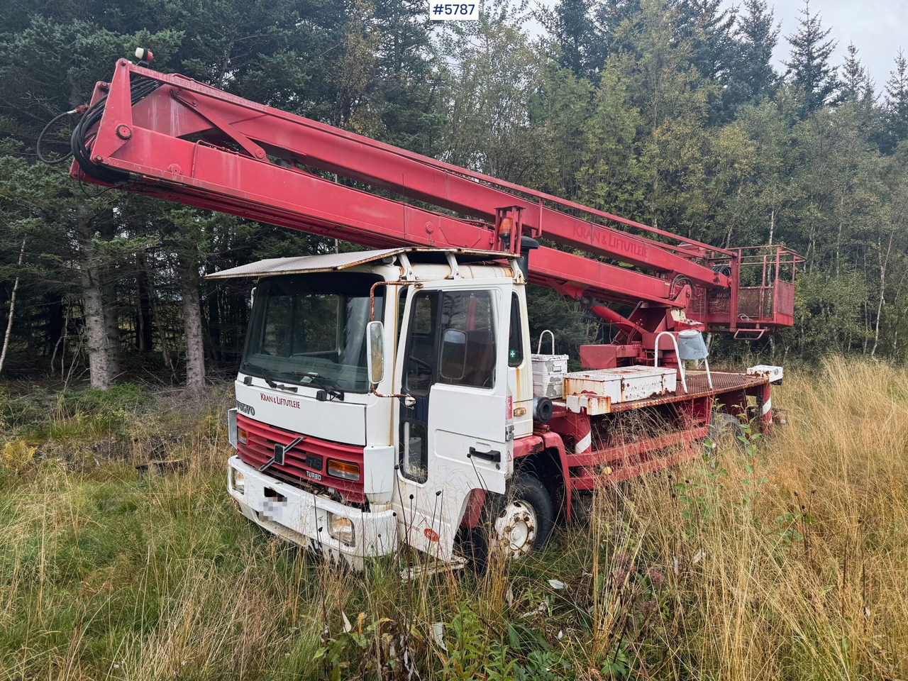 1986 Volvo FL614 with Lift. SEE VIDEO! - 트럭 탑재 고가작업 플랫폼 : 사진 1 1986 Volvo FL614 with Lift. SEE VIDEO! - 트럭 탑재 고가작업 플랫폼 : 사진 1