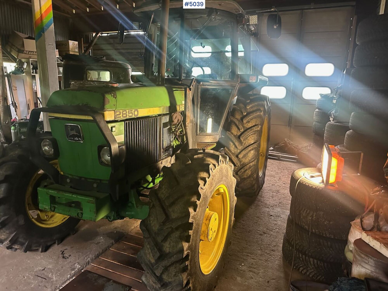 1987 John Deere 2850 Synchron w/ front loader - 장궤형 트랙터 : 사진 4 1987 John Deere 2850 Synchron w/ front loader - 장궤형 트랙터 : 사진 4