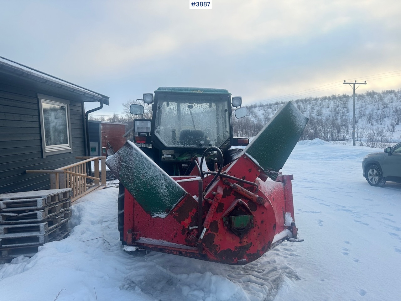1987 John Deere Power Synchron 2450 4x4 w/ Quicke 4300 front loader, snow blower and gravel bucket. WATCH VIDEO. - 장궤형 트랙터 : 사진 4 1987 John Deere Power Synchron 2450 4x4 w/ Quicke 4300 front loader, snow blower and gravel bucket. WATCH VIDEO. - 장궤형 트랙터 : 사진 4