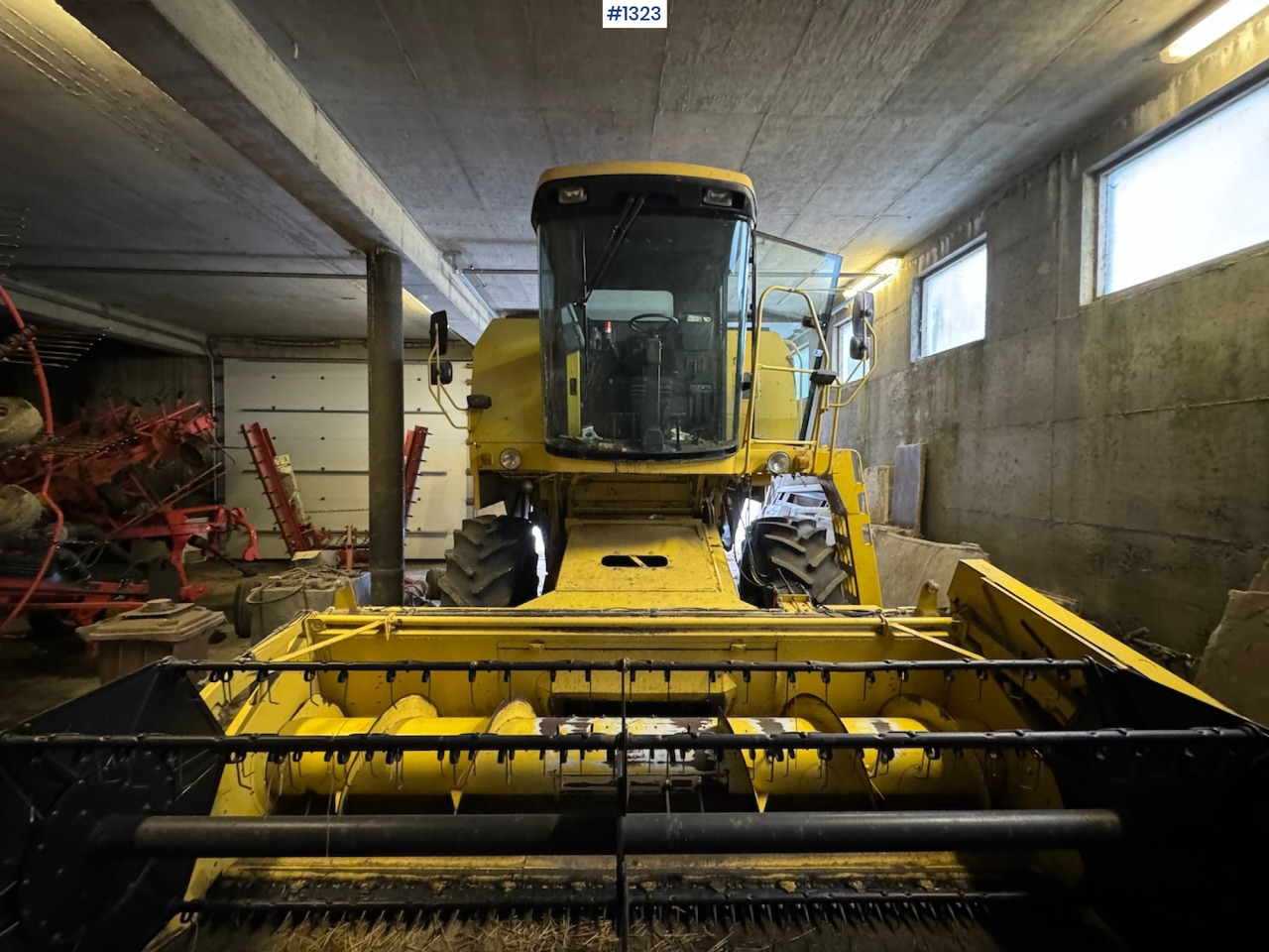1992 New Holland TC52 Combine - 목초수확기 : 사진 3 1992 New Holland TC52 Combine - 목초수확기 : 사진 3