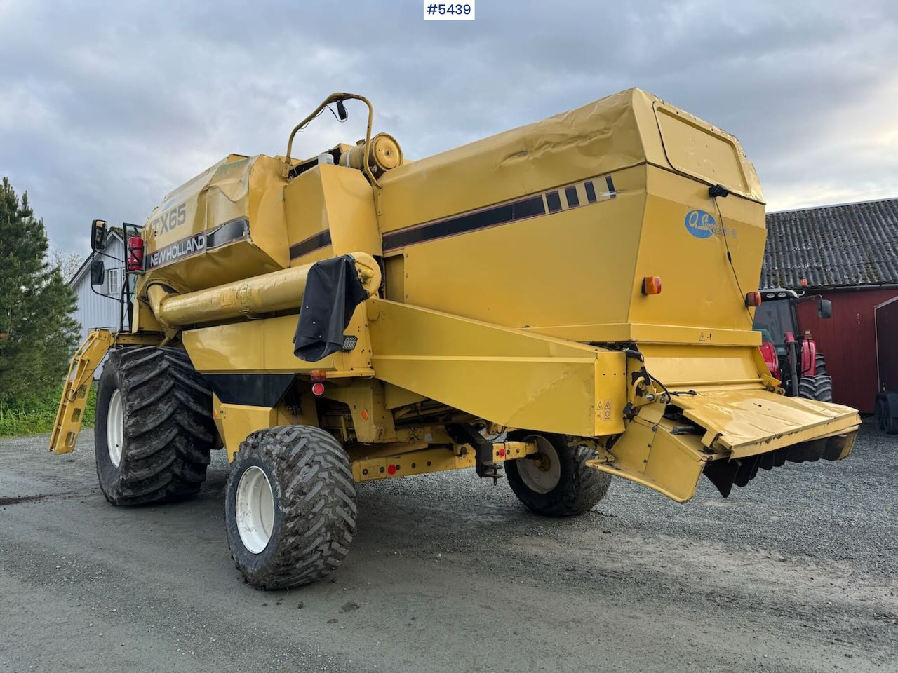 1995 New Holland TX65 m/ 20 fot skjærebord og henger - 목초수확기 : 사진 4 1995 New Holland TX65 m/ 20 fot skjærebord og henger - 목초수확기 : 사진 4