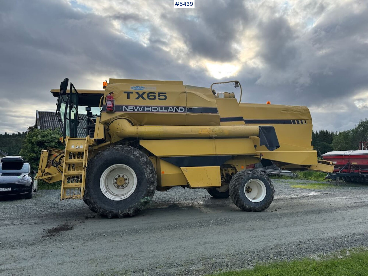 1995 New Holland TX65 m/ 20 fot skjærebord og henger - 목초수확기 : 사진 3 1995 New Holland TX65 m/ 20 fot skjærebord og henger - 목초수확기 : 사진 3